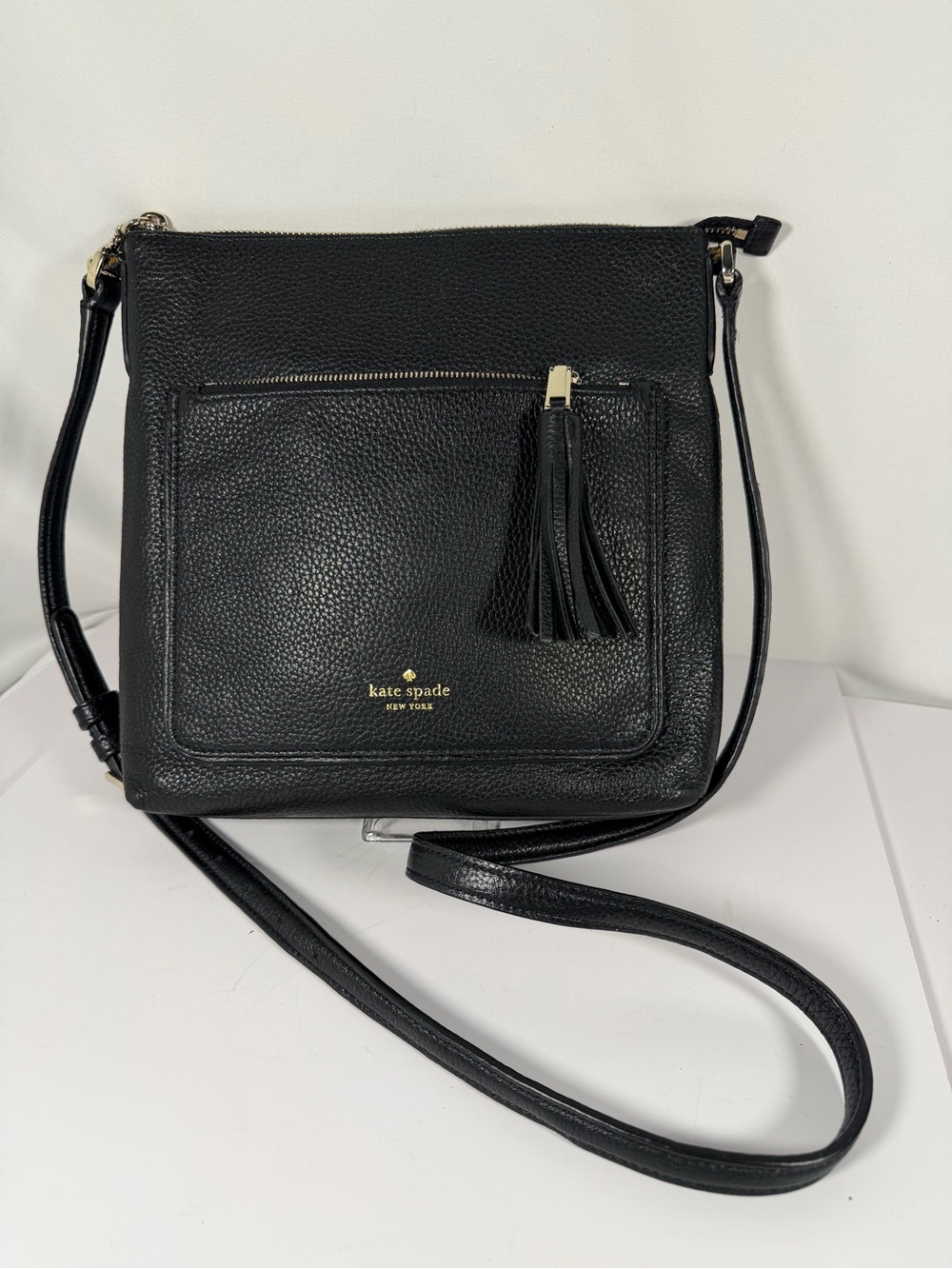 4295: KATE SPADE Black Pebbled Leather Tassel Crossbody Bag